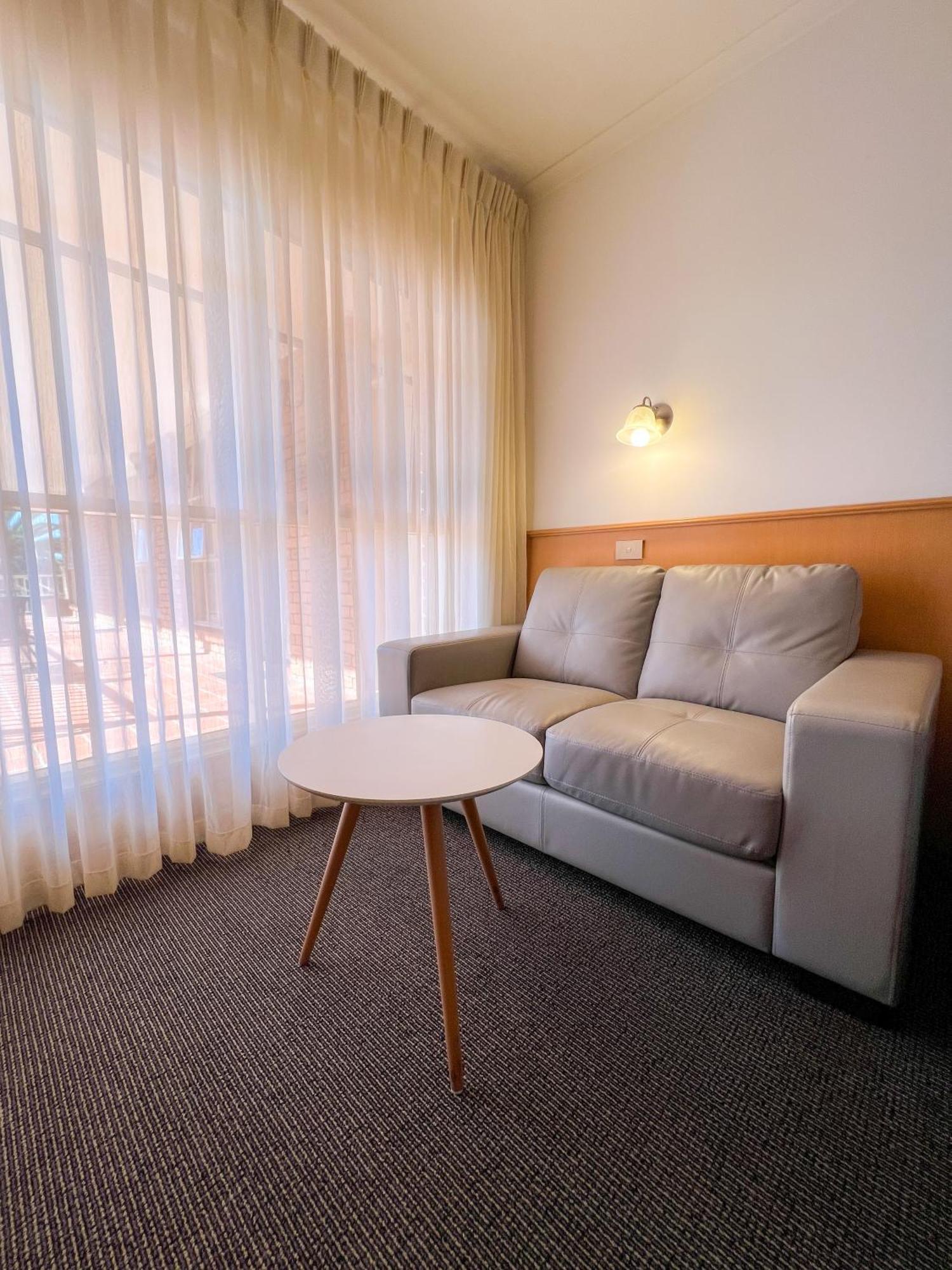 Summerhill Motor Inn Merimbula Exteriör bild