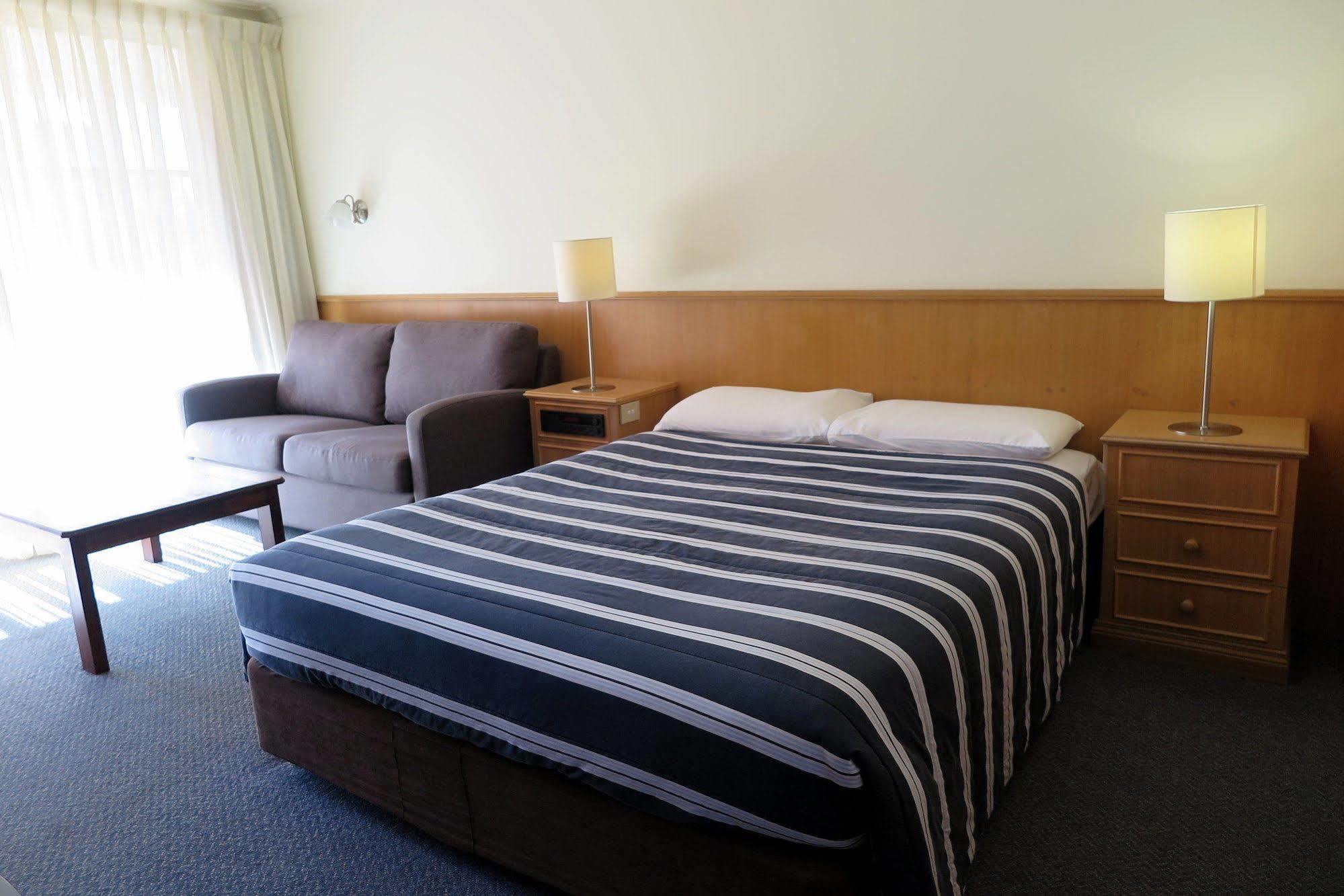 Summerhill Motor Inn Merimbula Exteriör bild