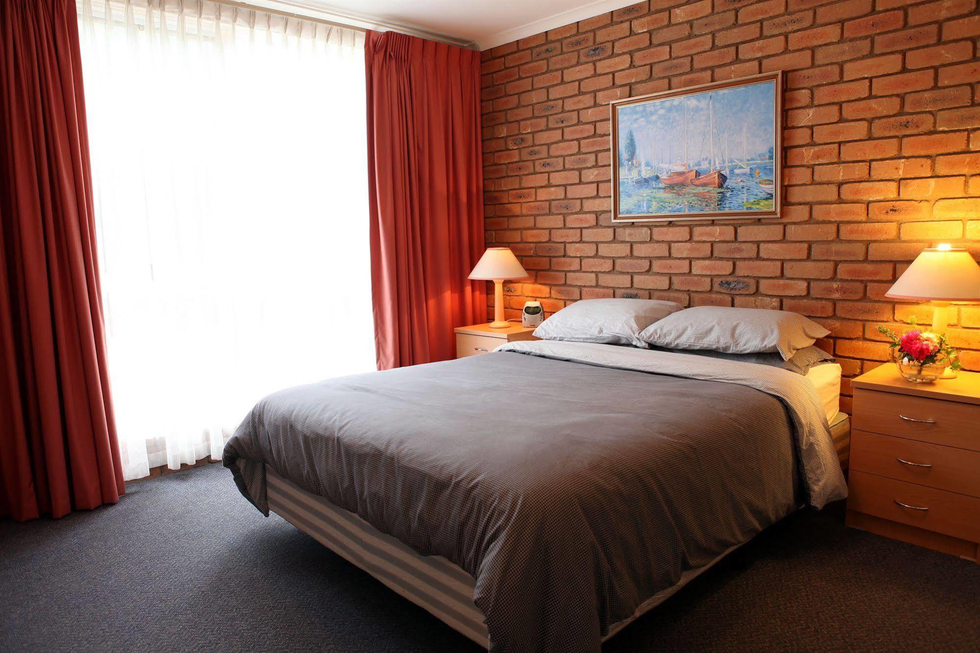 Summerhill Motor Inn Merimbula Exteriör bild